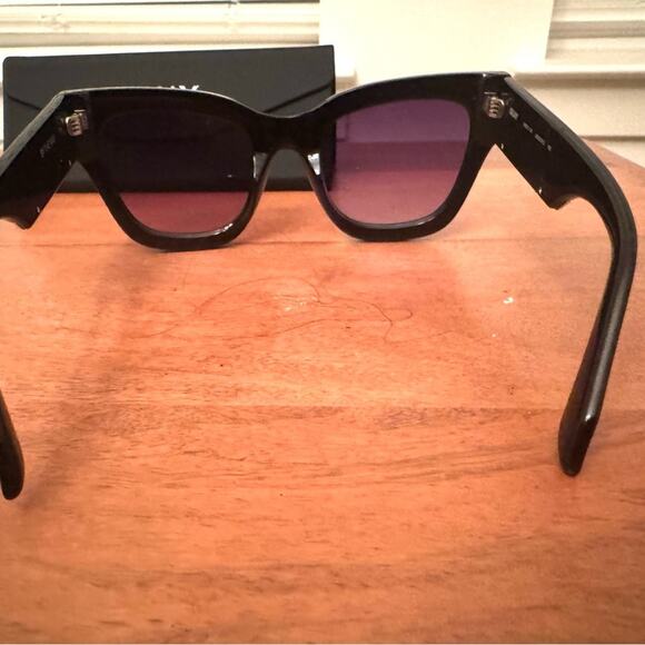 QUAY BY THE WAY sunglasses NWOT’s which are Sold Out This listing for black pair - Picture 6 of 9